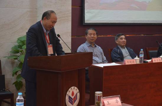 (七八级程汝钊校友代表广大校友致辞)