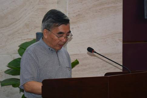 (老教师代表韩贞全教授致辞)