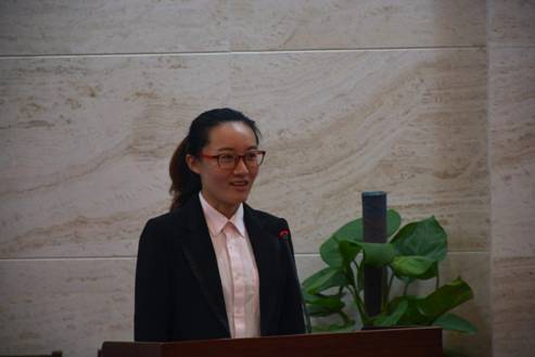 (日语系在校生代表、本科四年级于子雯同学发言)